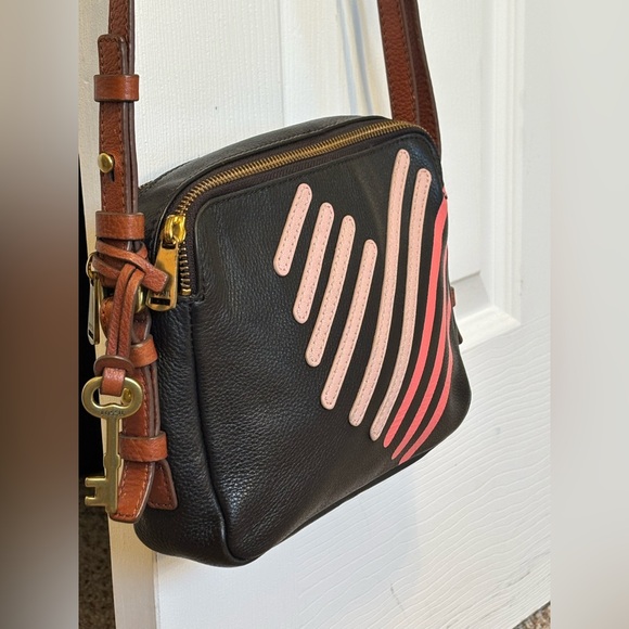 Fossil Piper Toaster Navy 
Pebbled Leather
Ombre Heart Crossbody EUC - Picture 3 of 15